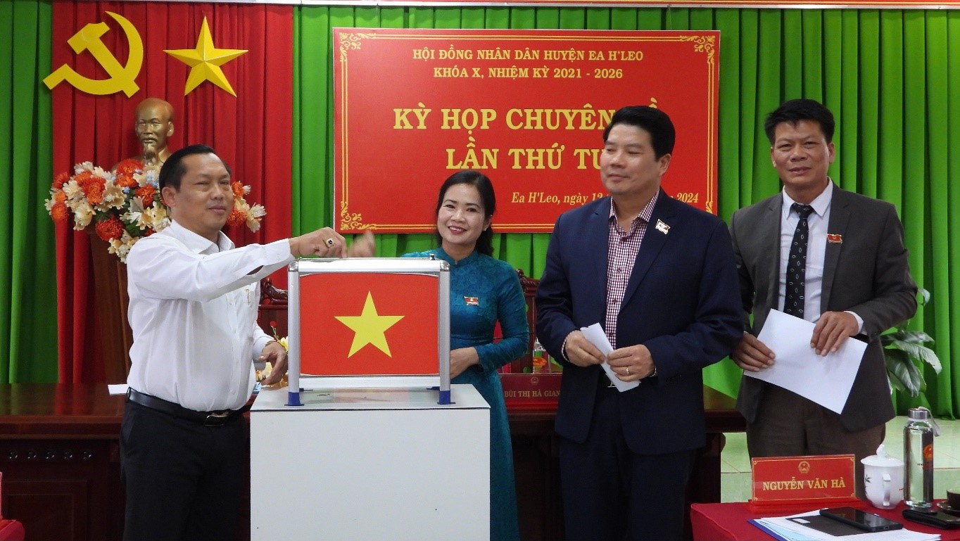 Kỳ họp chuyên đề lần thứ Tư, HĐND huyện Ea H’Leo khóa X, nhiệm kỳ 2021 – 2026